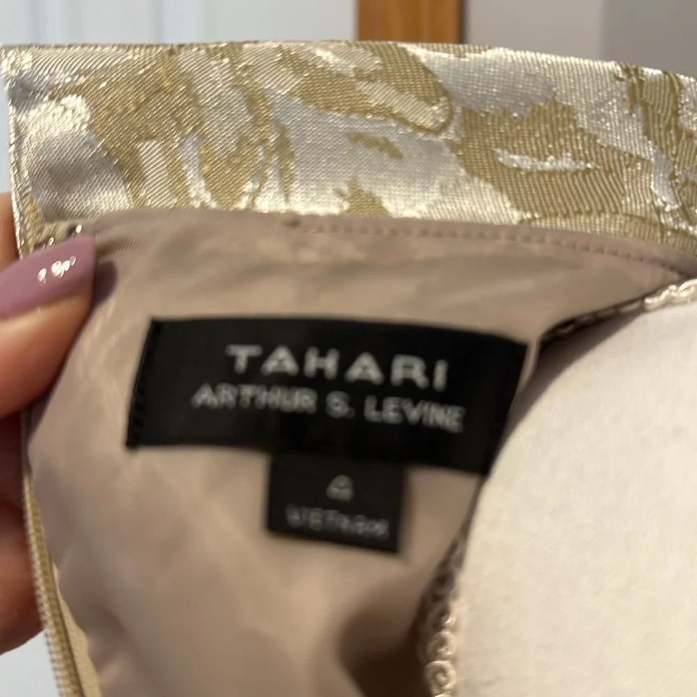 Tahari Arthur S. Levine cocktail tan/gold/ platinum floral print size 4. NWOT - Picture 5 of 7